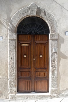 door-1001010_960_720.jpg